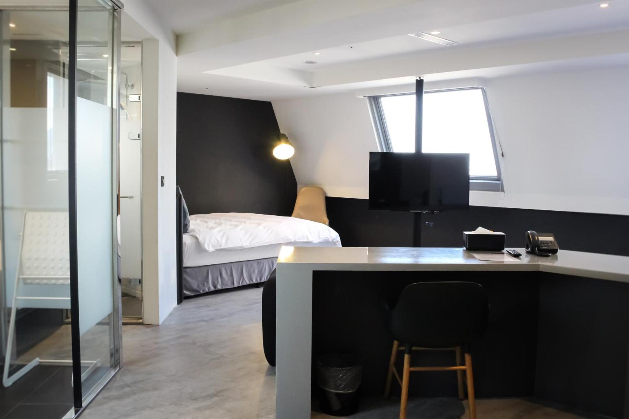 Check Inn Taichung Liming Ngoại thất bức ảnh