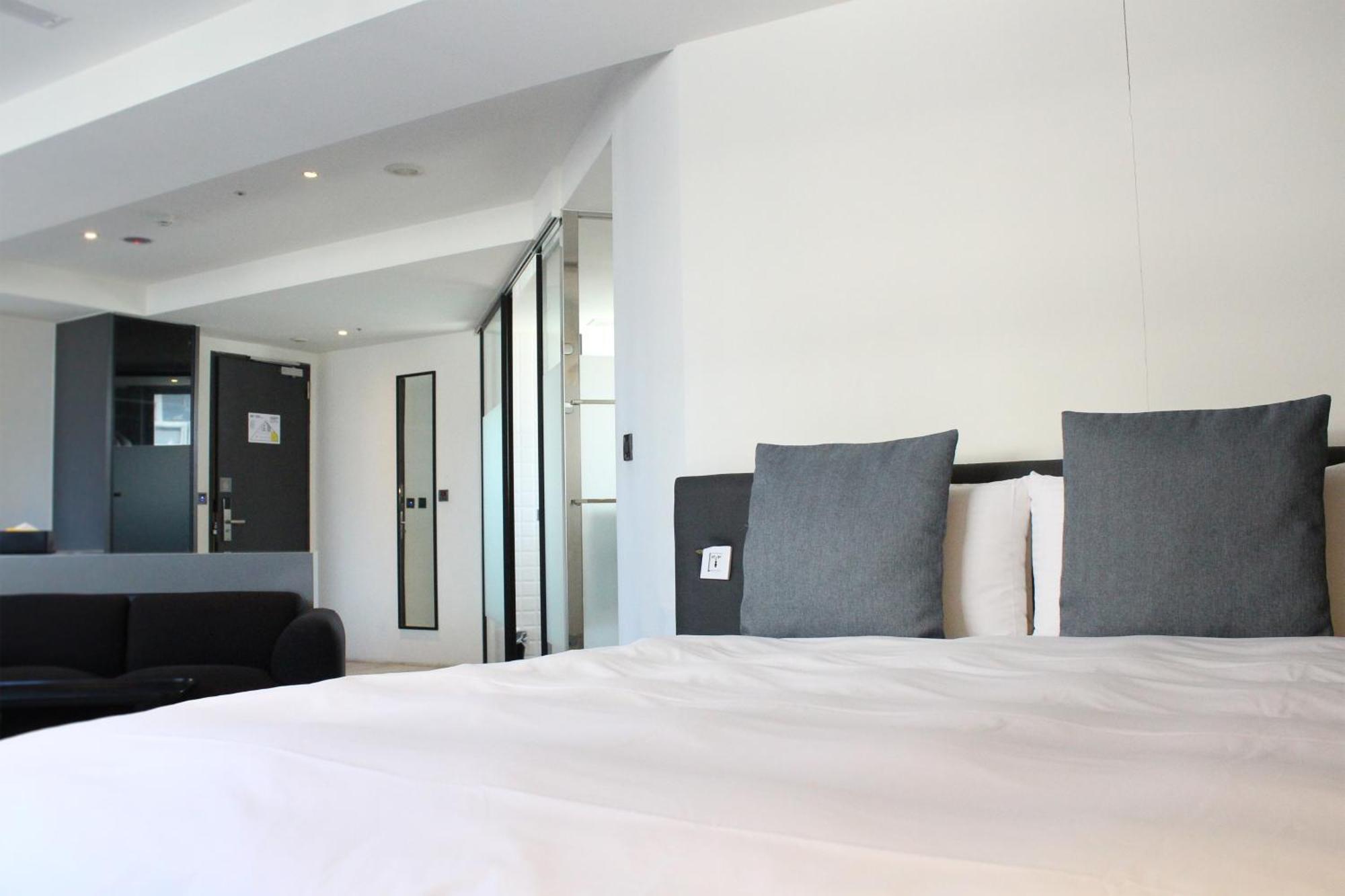 Check Inn Taichung Liming Ngoại thất bức ảnh