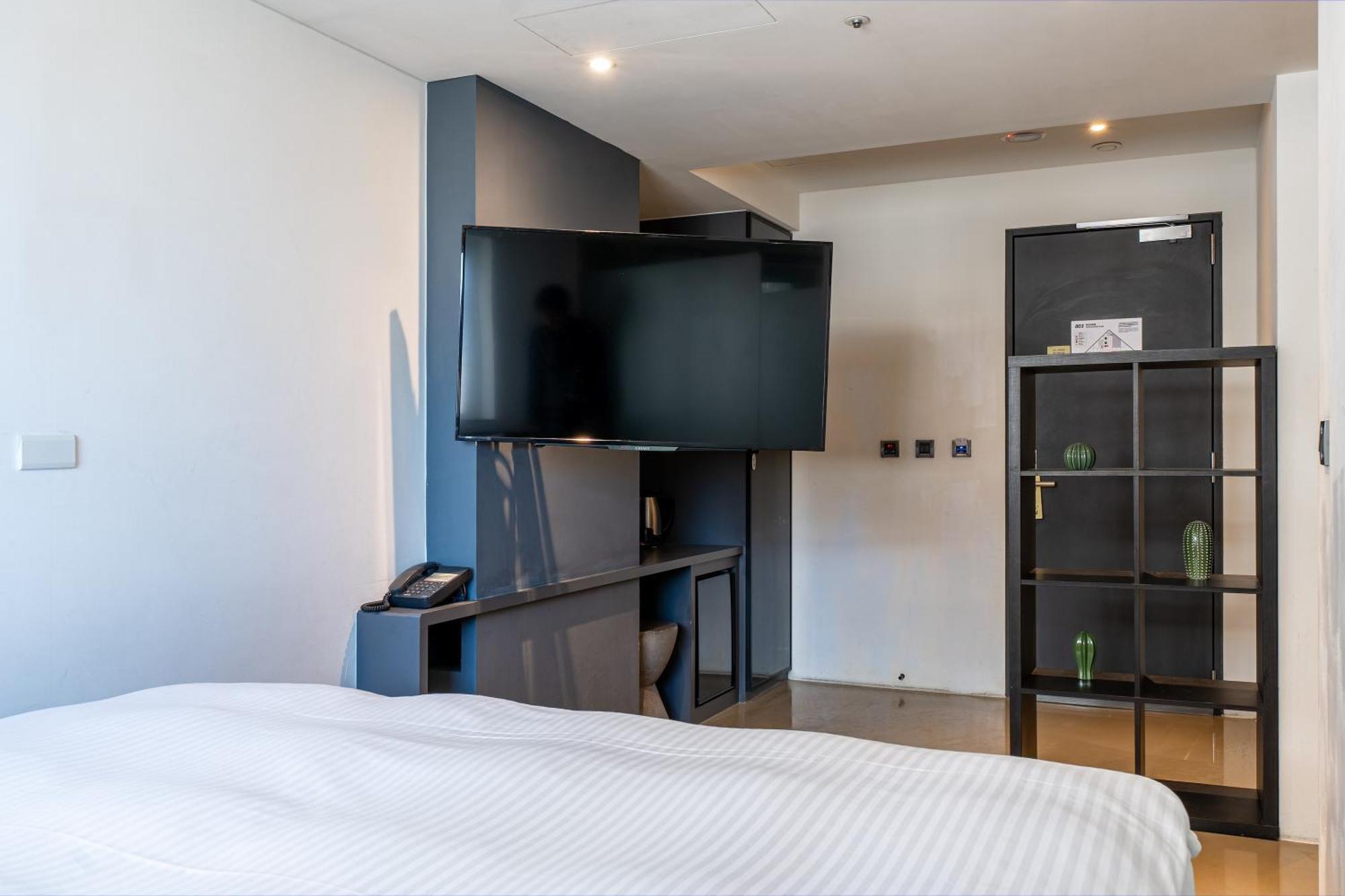 Check Inn Taichung Liming Ngoại thất bức ảnh