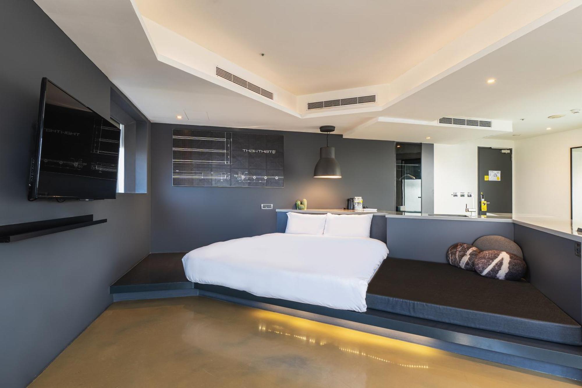 Check Inn Taichung Liming Ngoại thất bức ảnh
