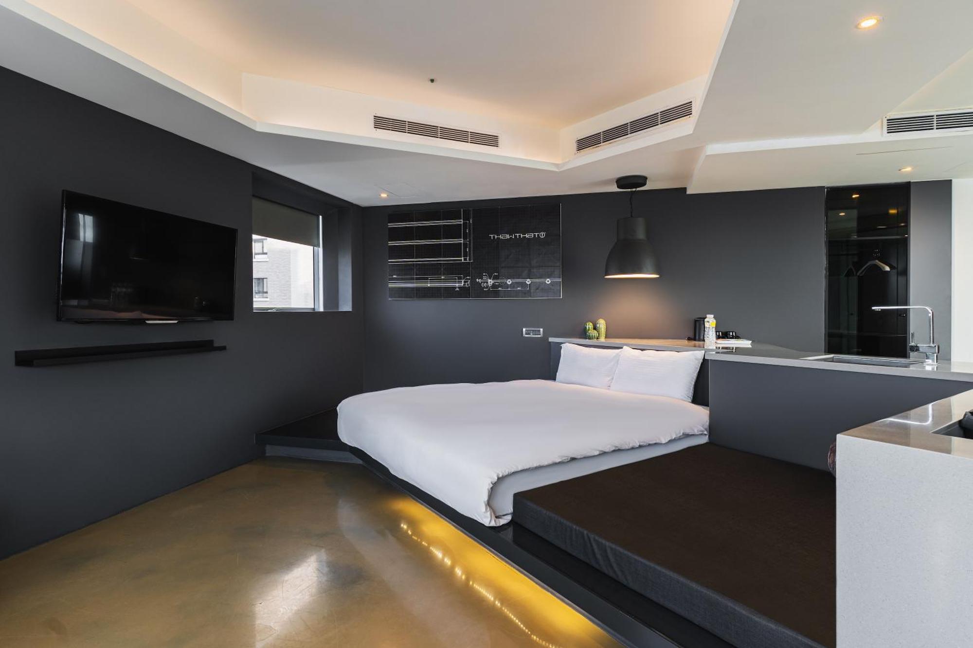 Check Inn Taichung Liming Ngoại thất bức ảnh
